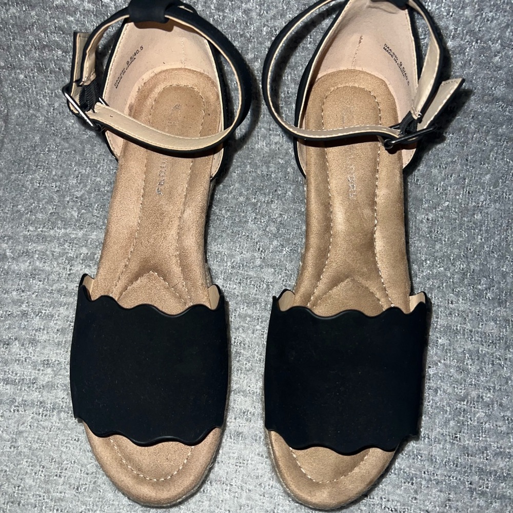CL by Laundry Black Scalloped Wedges